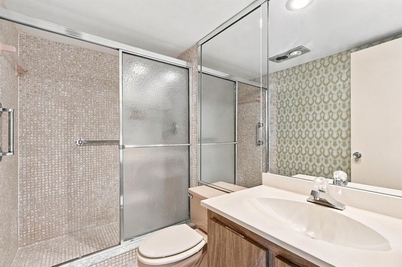 555 Oaks Lane 303 photo 23