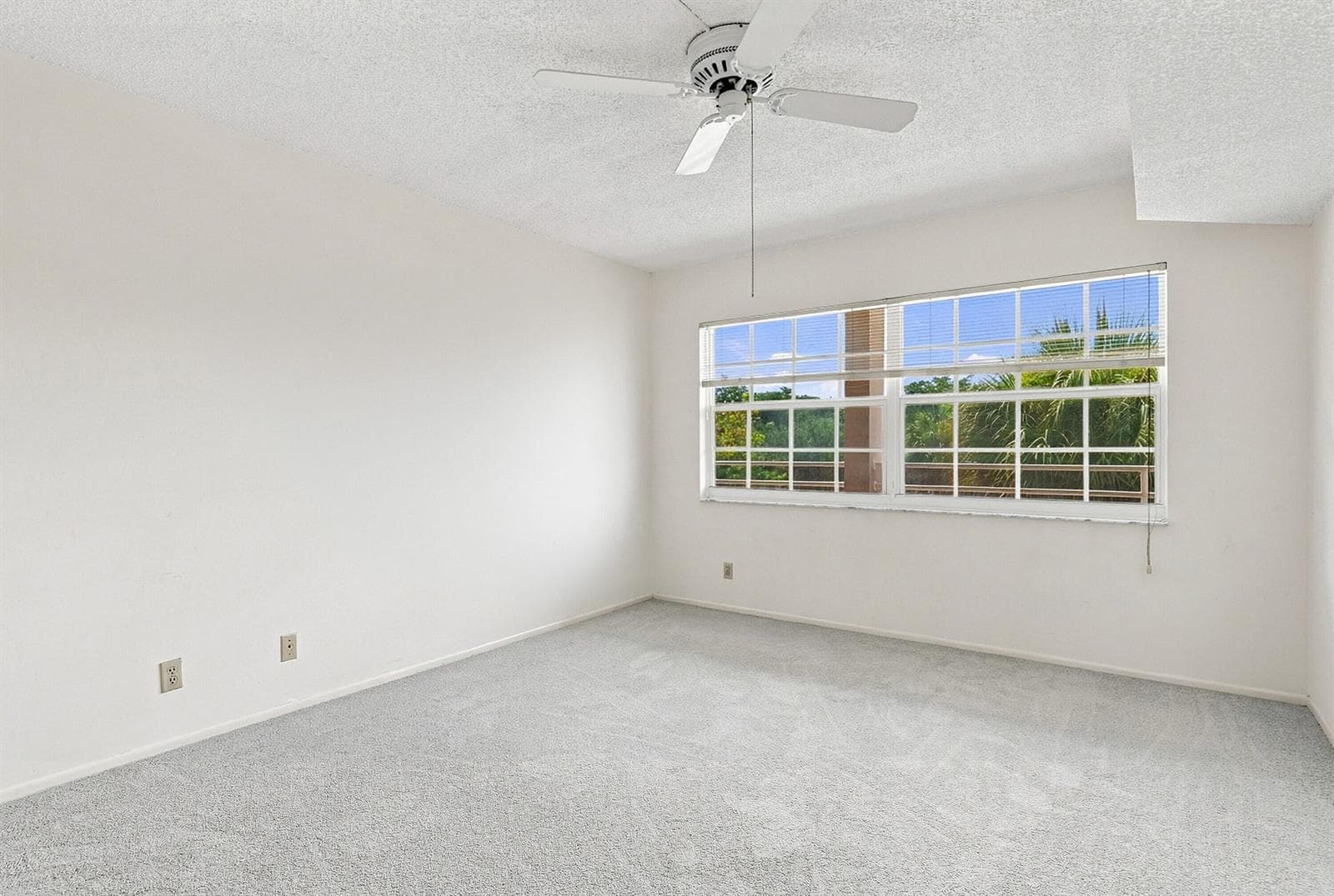 555 Oaks Lane 303 photo 24
