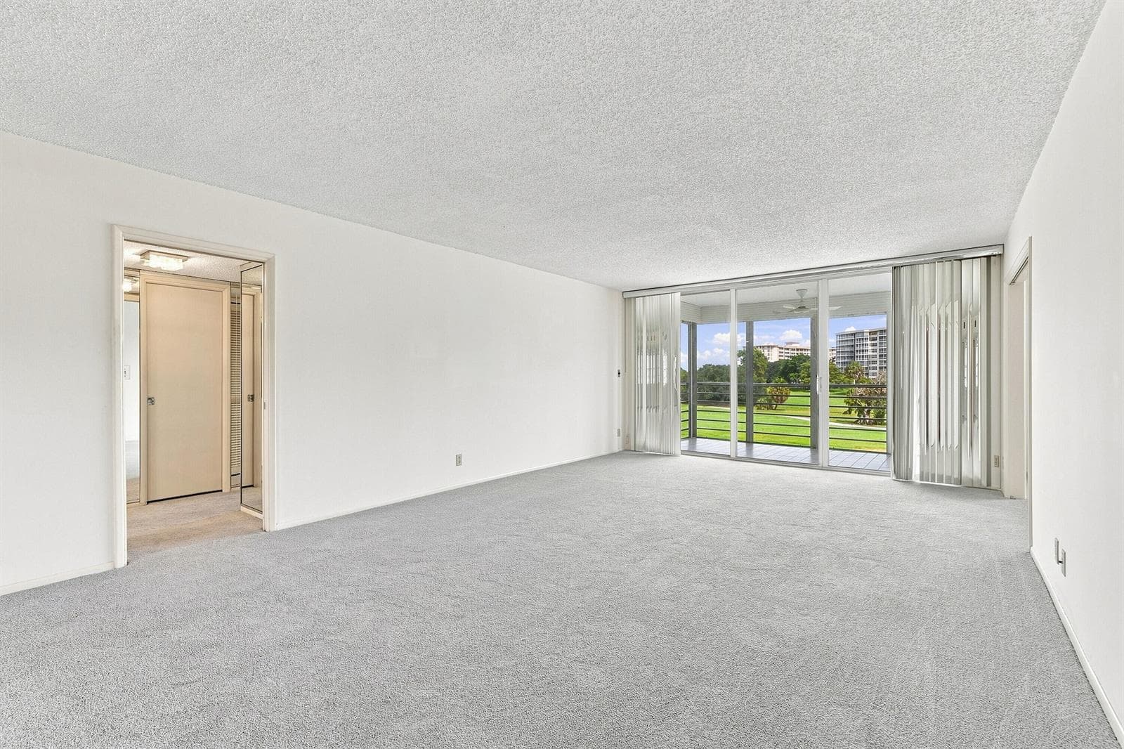 555 Oaks Lane 303 photo 18