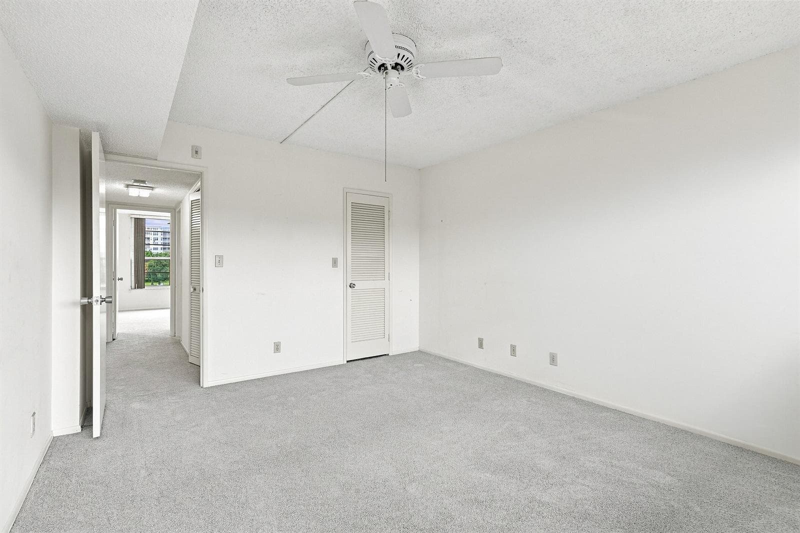 555 Oaks Lane 303 photo 25