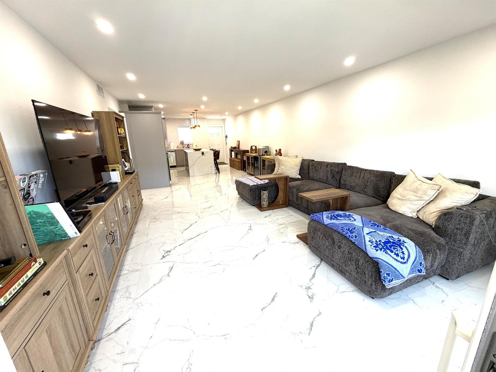 120 Lehane Terrace 206 photo 8