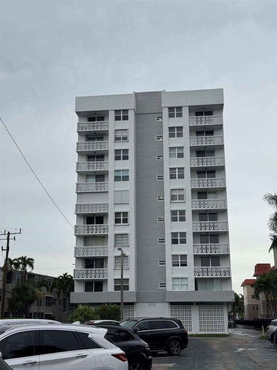3113 S OCEAN Drive 209 photo 1