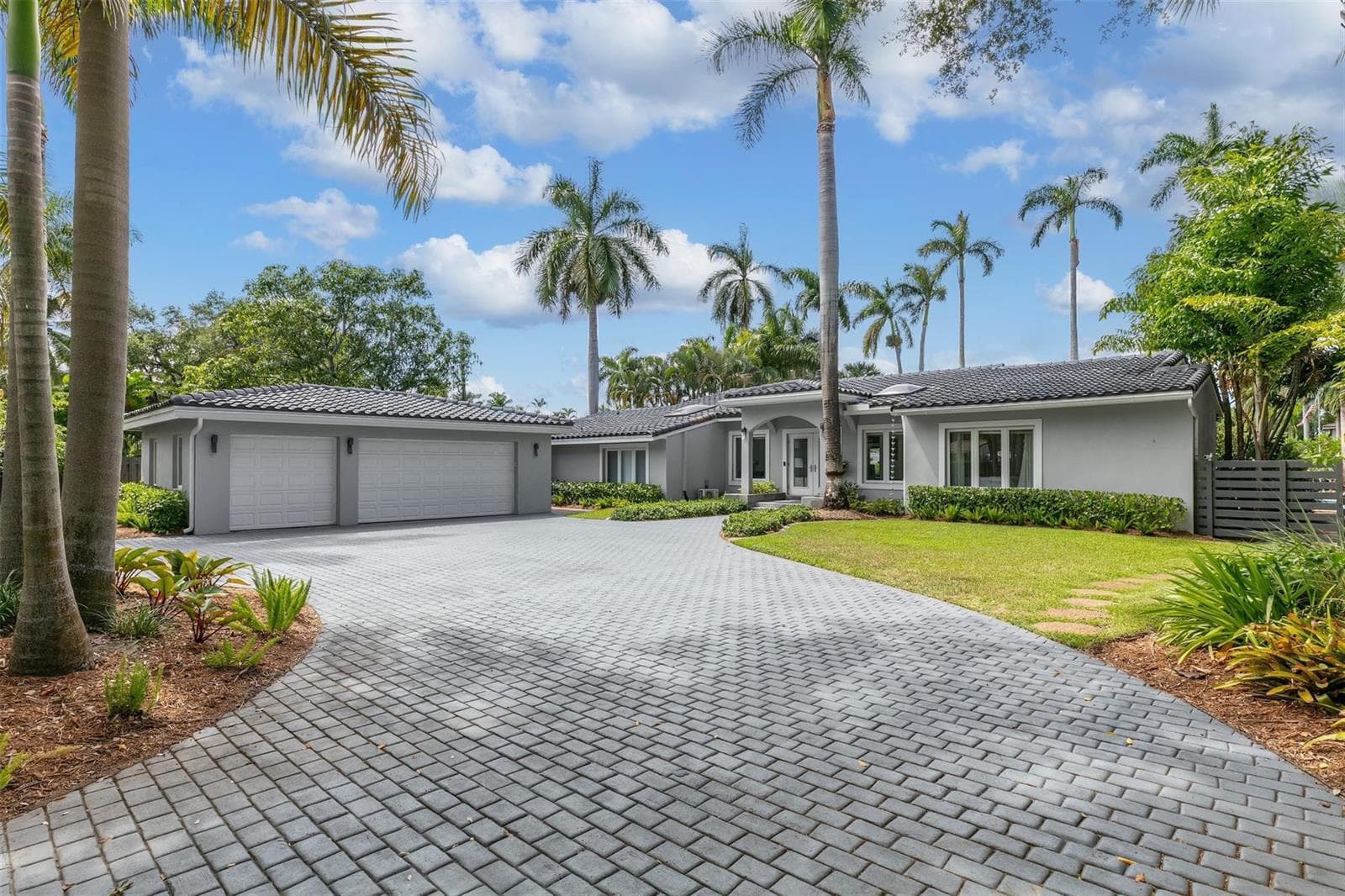 913 Coconut Drive photo 7