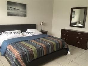 200 S Shore Dr 7 photo 3
