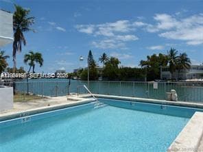 200 S Shore Dr 7 photo 1