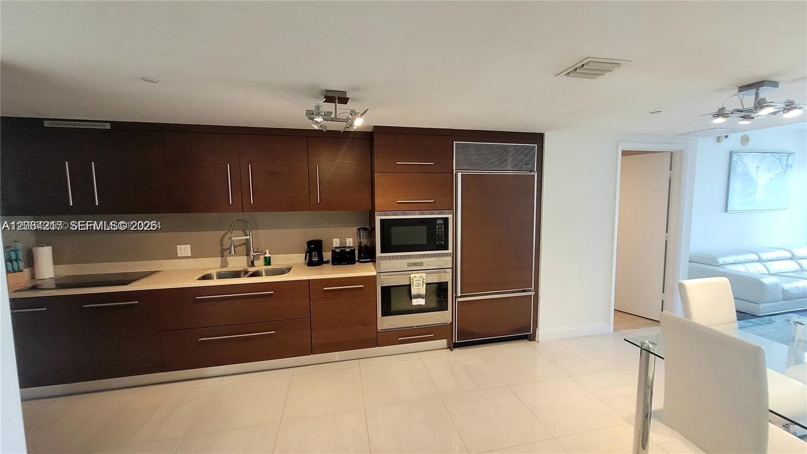 485 Brickell Ave 2311 photo 4