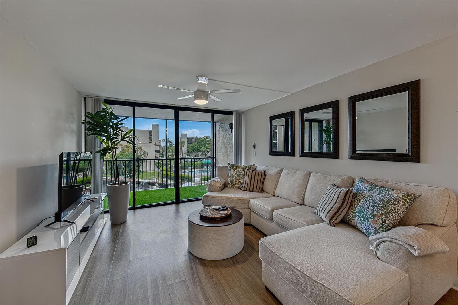 4 ROYAL PALM Way 3020 photo 12