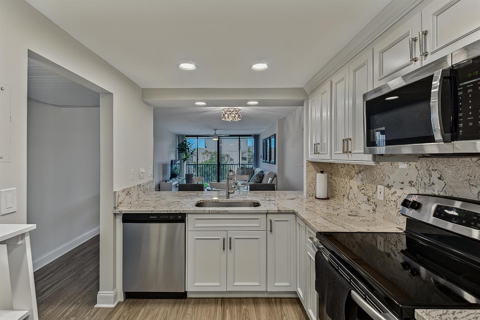 4 ROYAL PALM Way 3020 photo 9