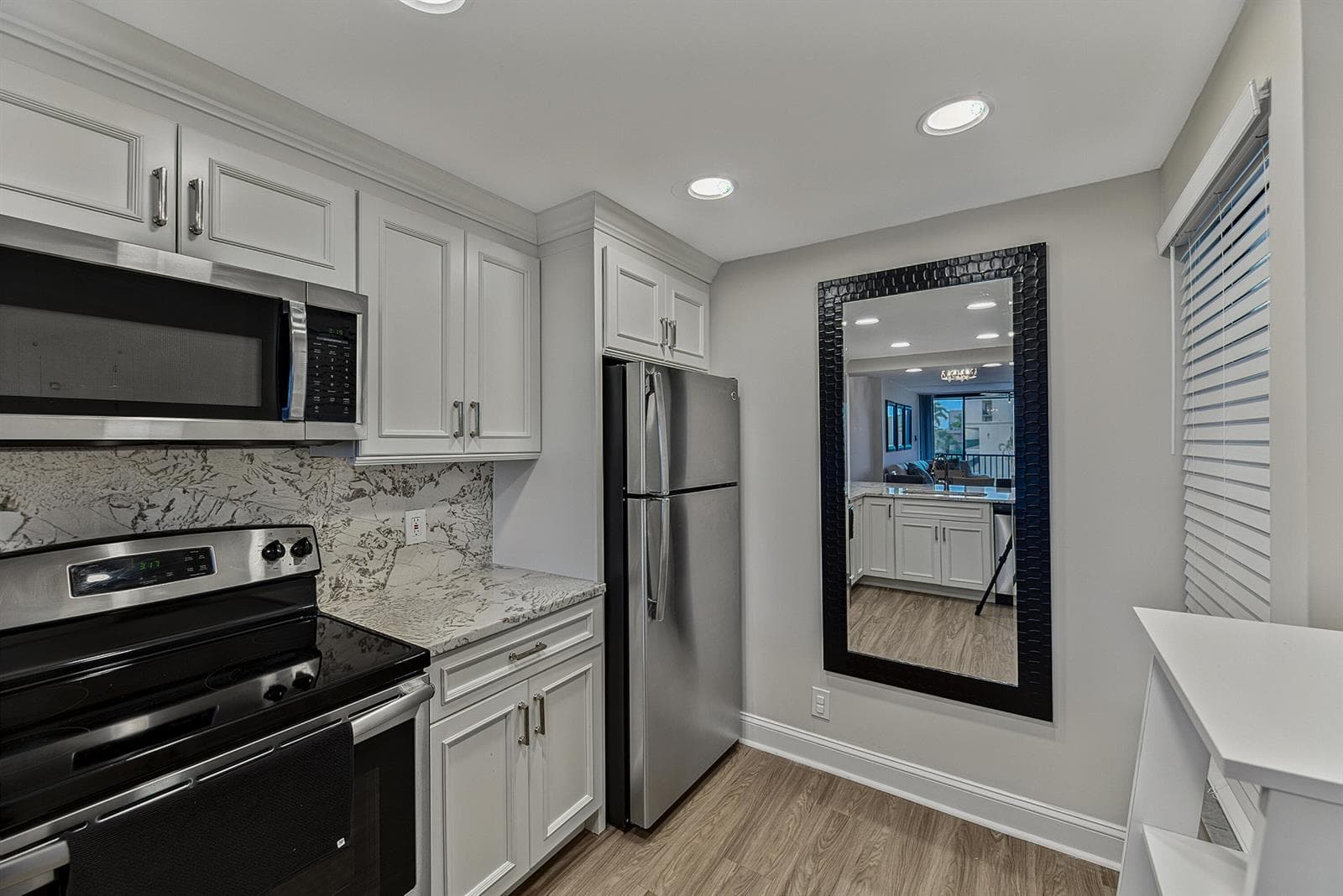 4 ROYAL PALM Way 3020 photo 10