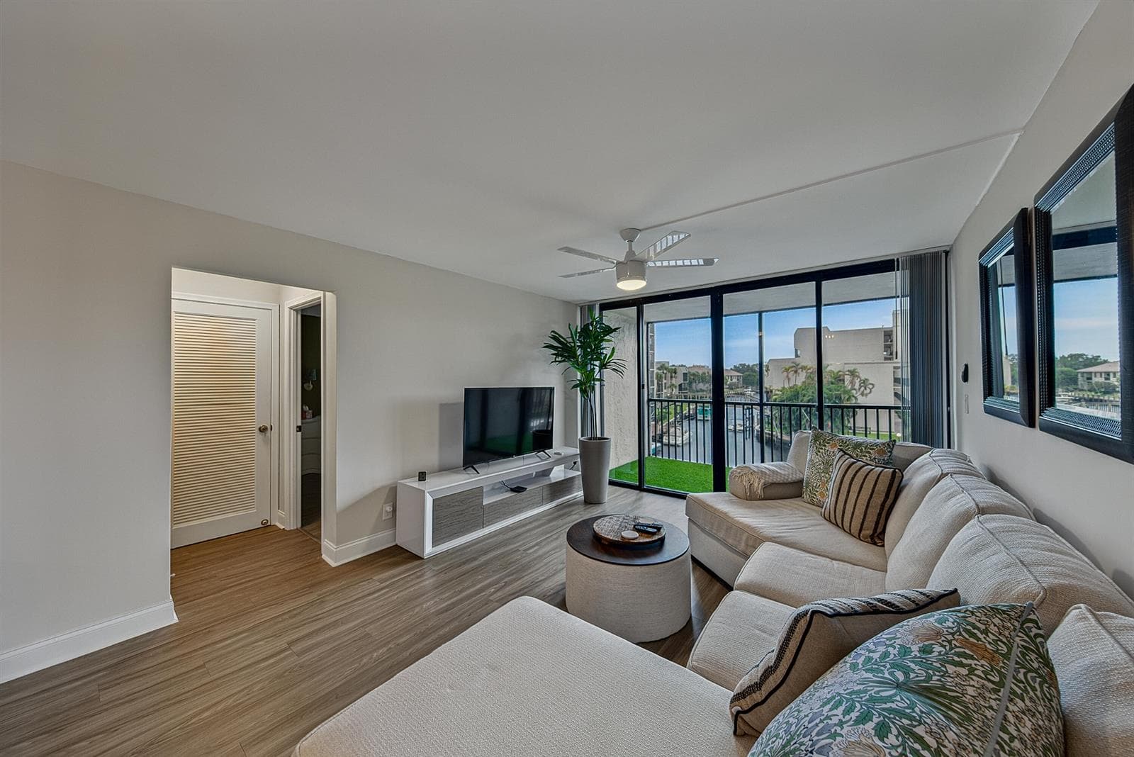 4 ROYAL PALM Way 3020 photo 15