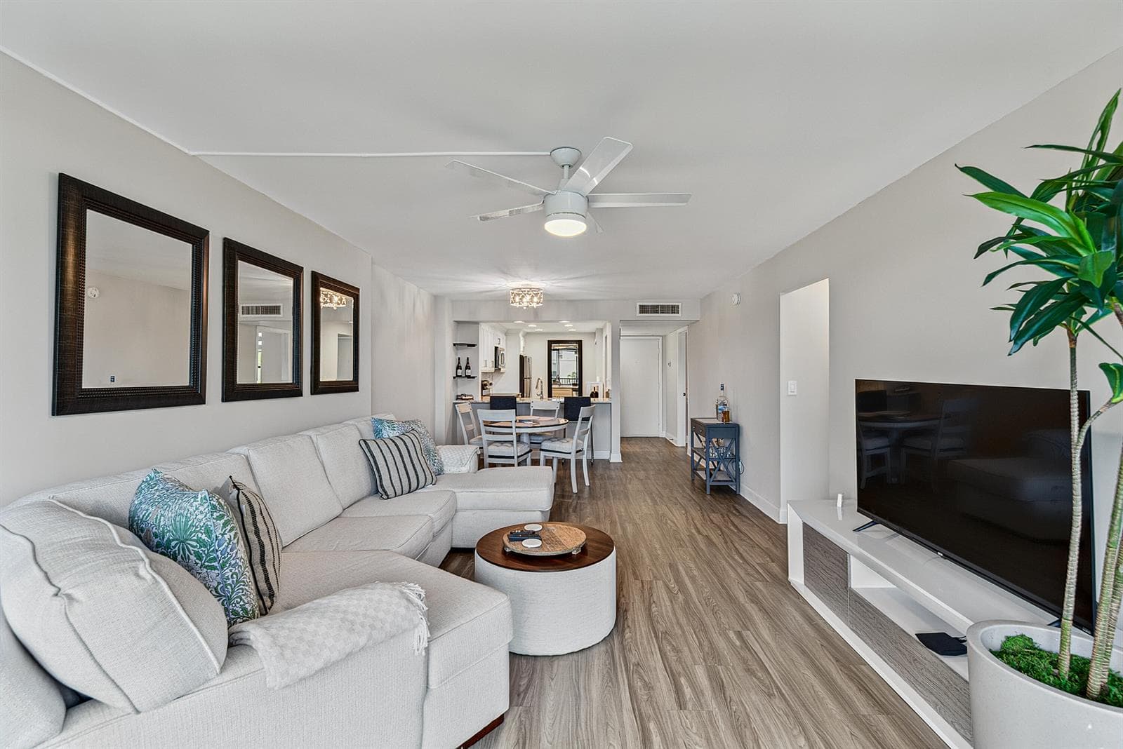 4 ROYAL PALM Way 3020 photo 4