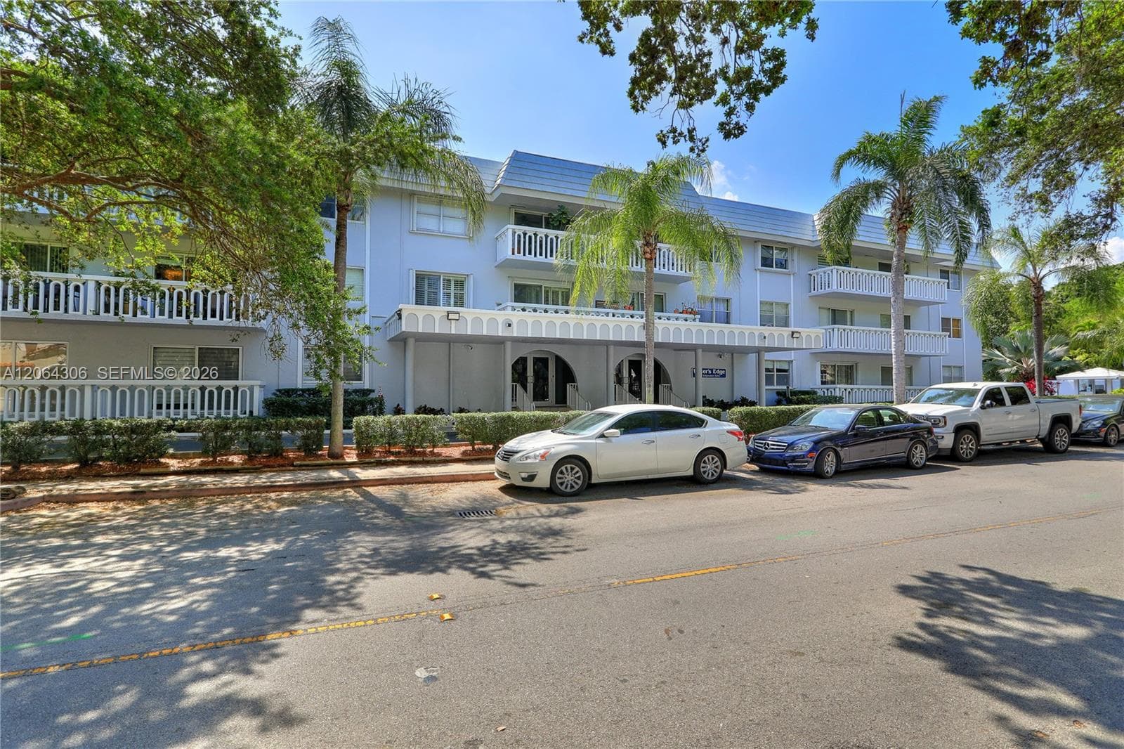 100 EDGEWATER DR 305 photo 24