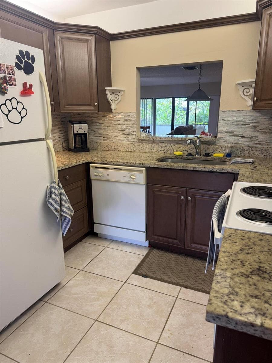 11894 Suellen Circle photo 6