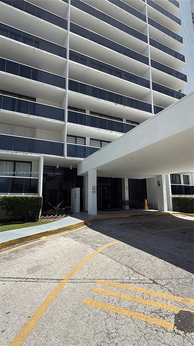 3675 N Country Club Dr 109 photo 4