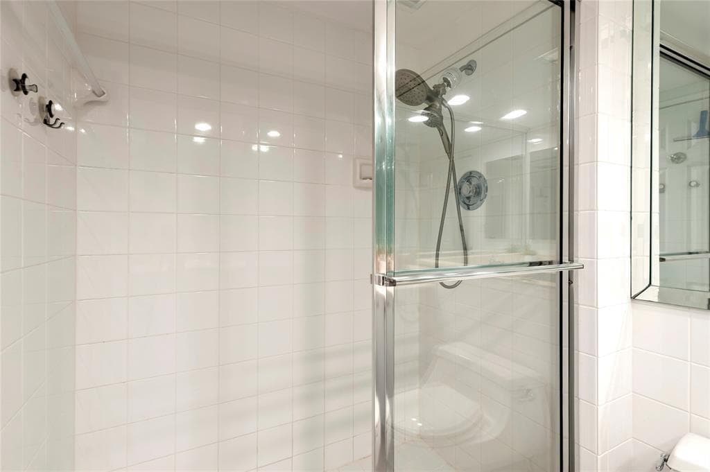 4010 Galt Ocean Drive Apt 312 photo 17