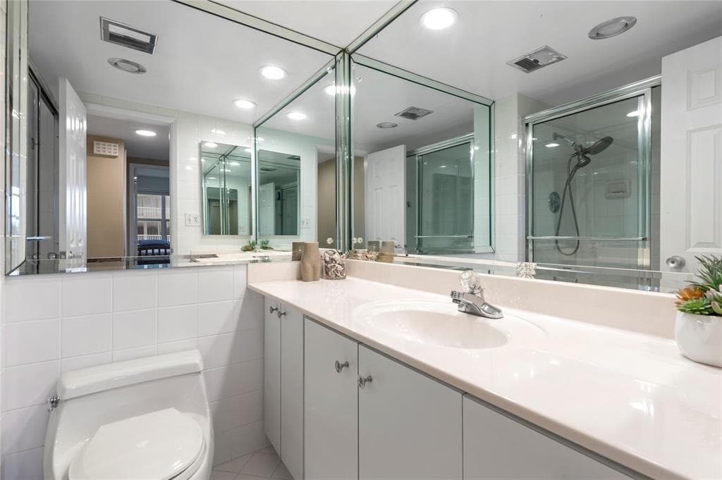 4010 Galt Ocean Drive Apt 312 photo 16