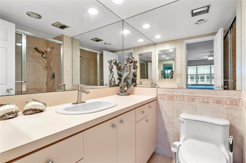 4010 Galt Ocean Drive Apt 312 photo 20