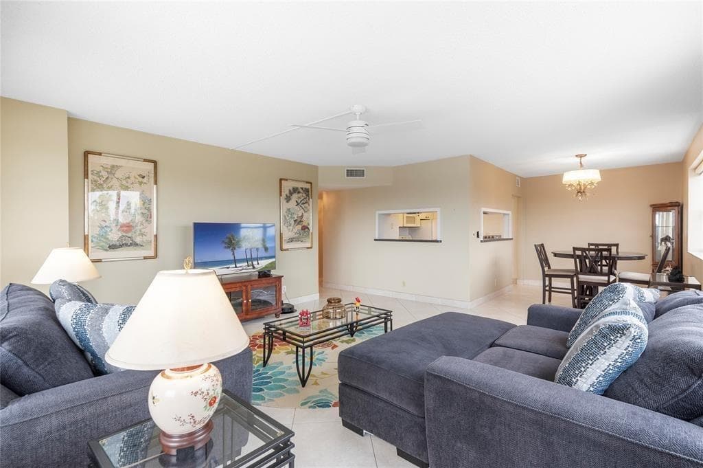 4010 Galt Ocean Drive Apt 312 photo 10
