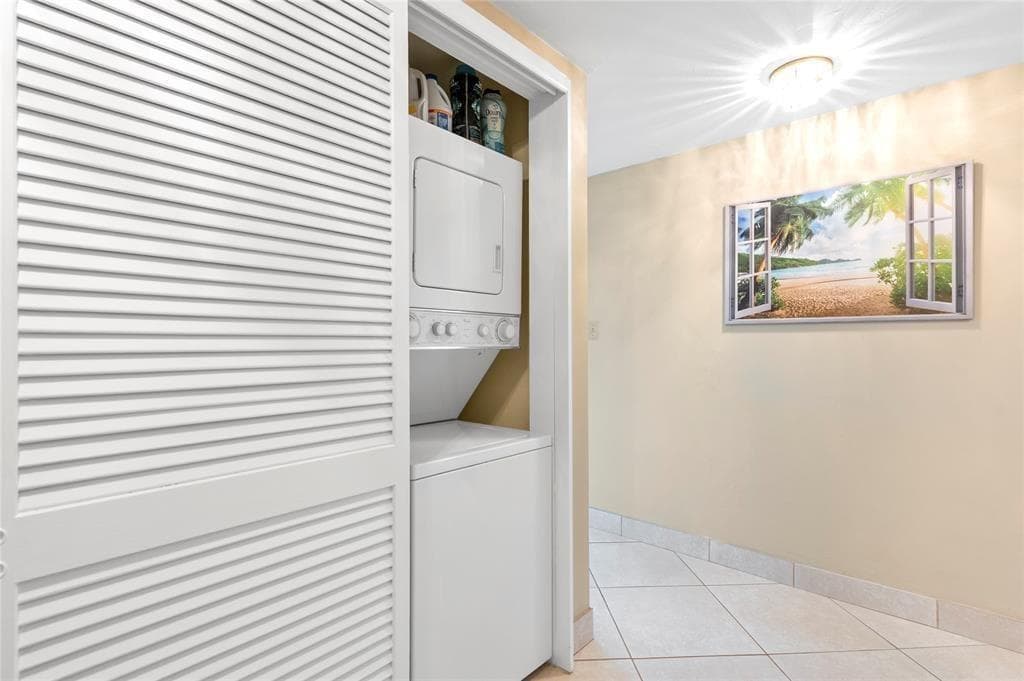 4010 Galt Ocean Drive Apt 312 photo 14