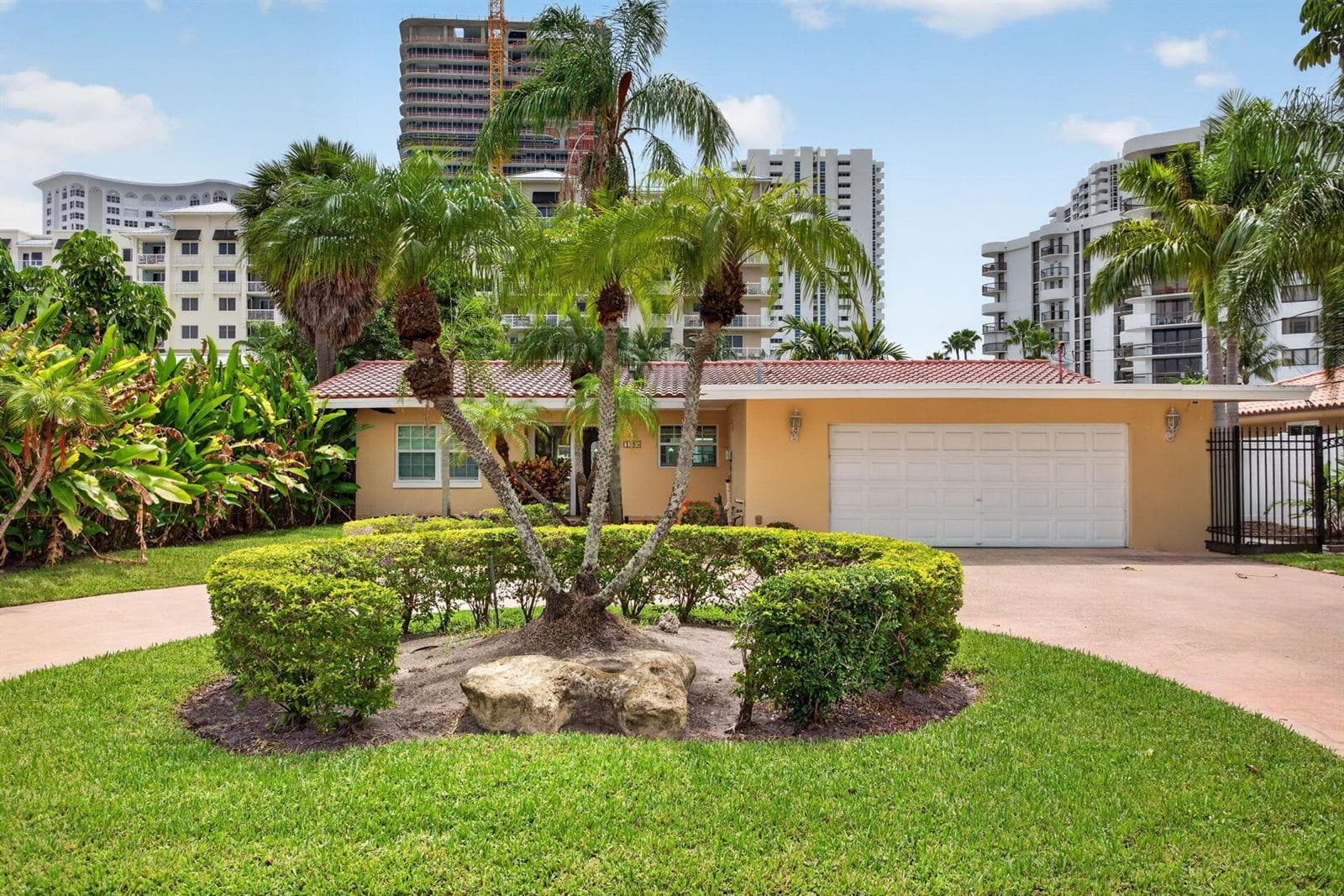 1390 E Terra Mar Drive photo 2