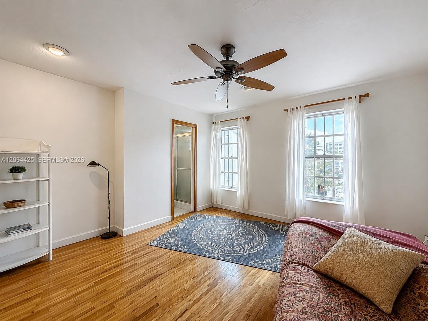 2205 1/2 NE 123rd St 2205 photo 12