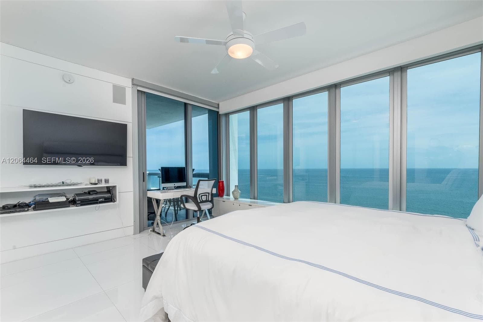 6899 Collins Ave 1905 photo 3