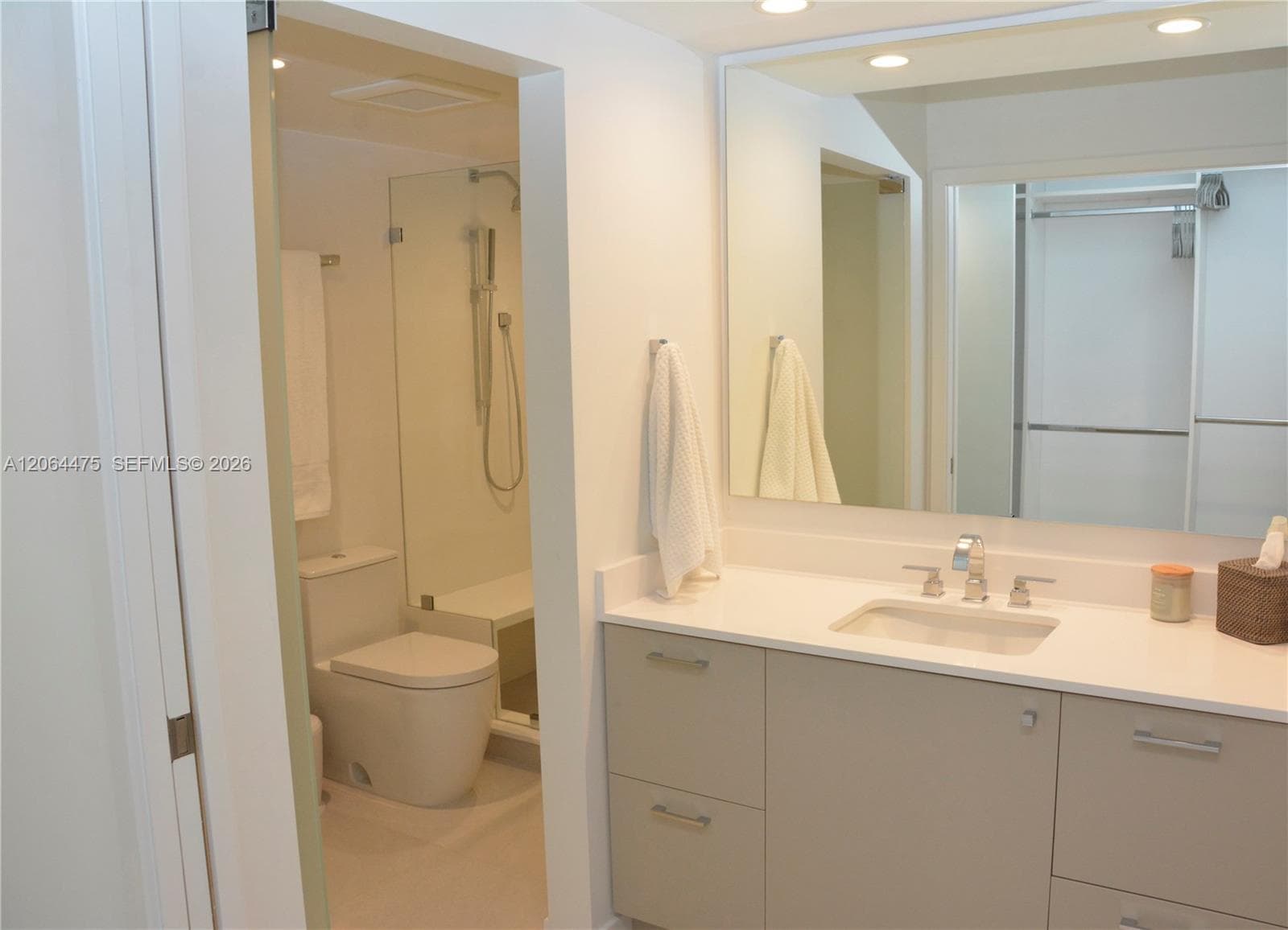 177 Ocean Lane Dr 713 photo 8