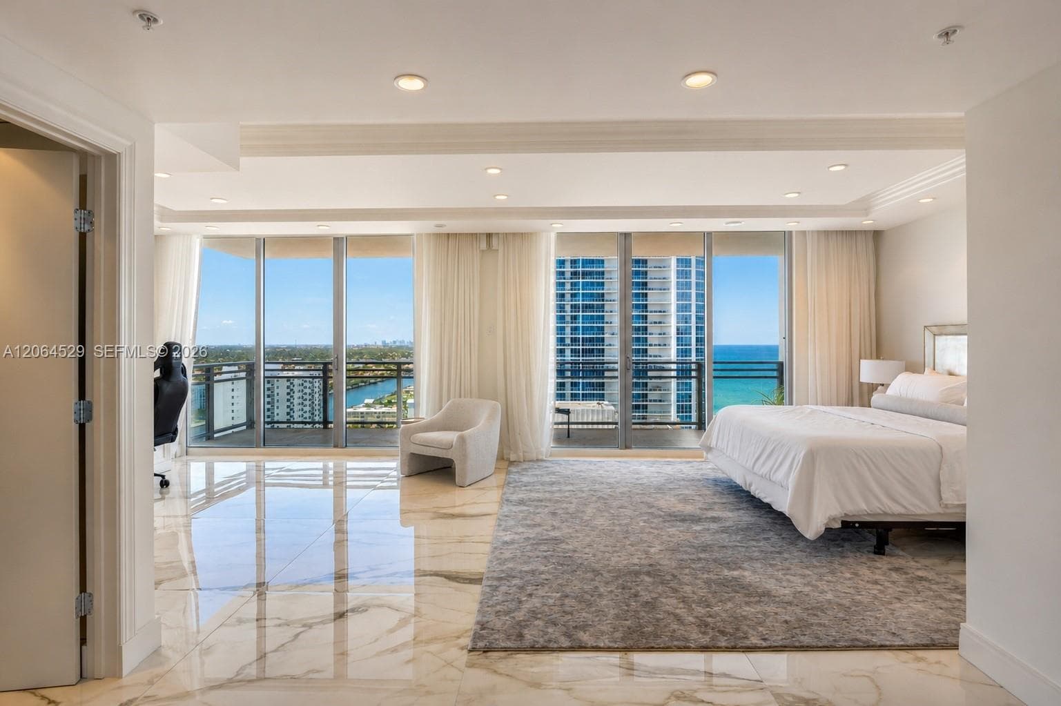 3535 S Ocean Dr 2106 photo 4