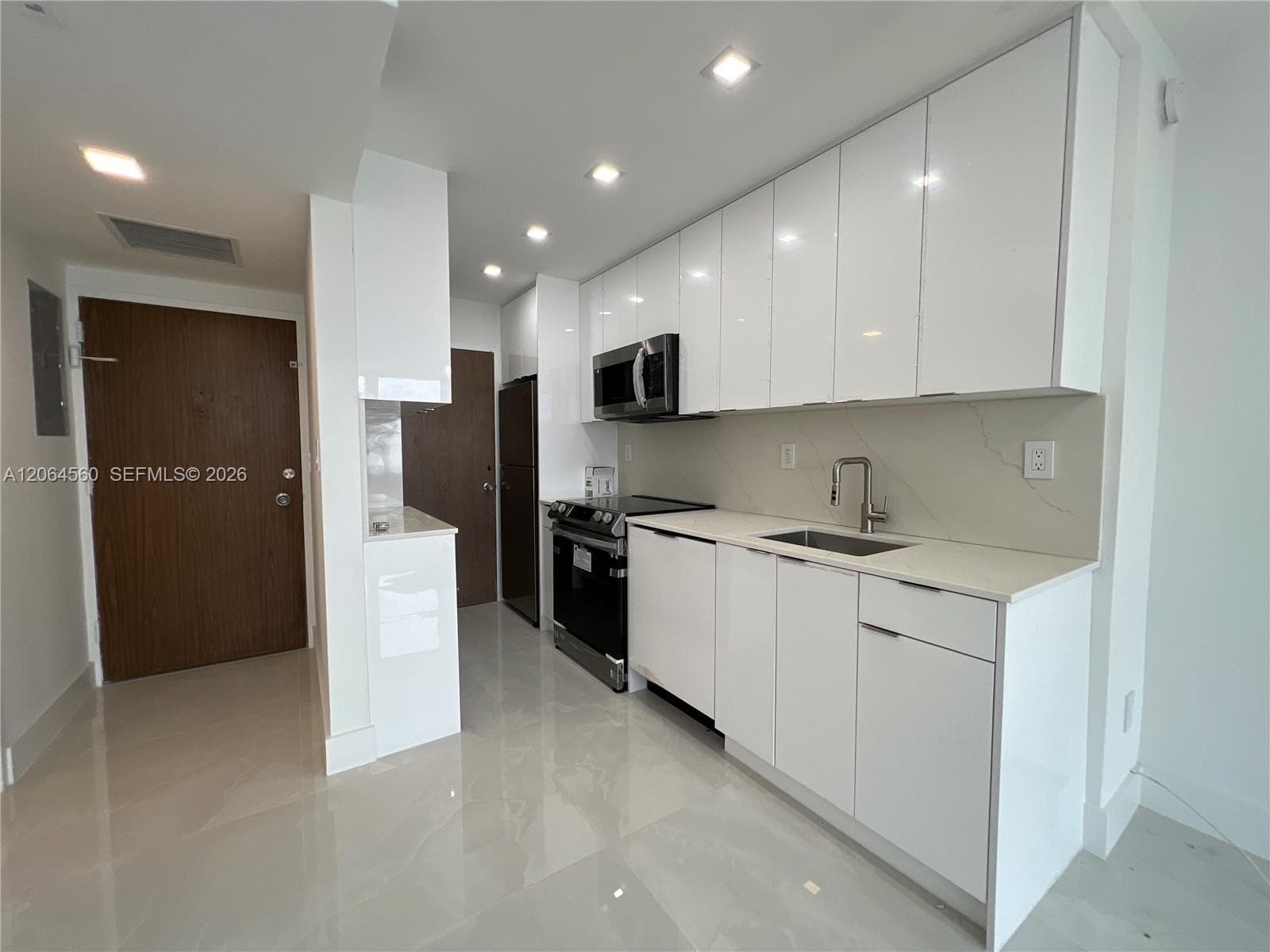 2899 Collins Ave 610 photo 13