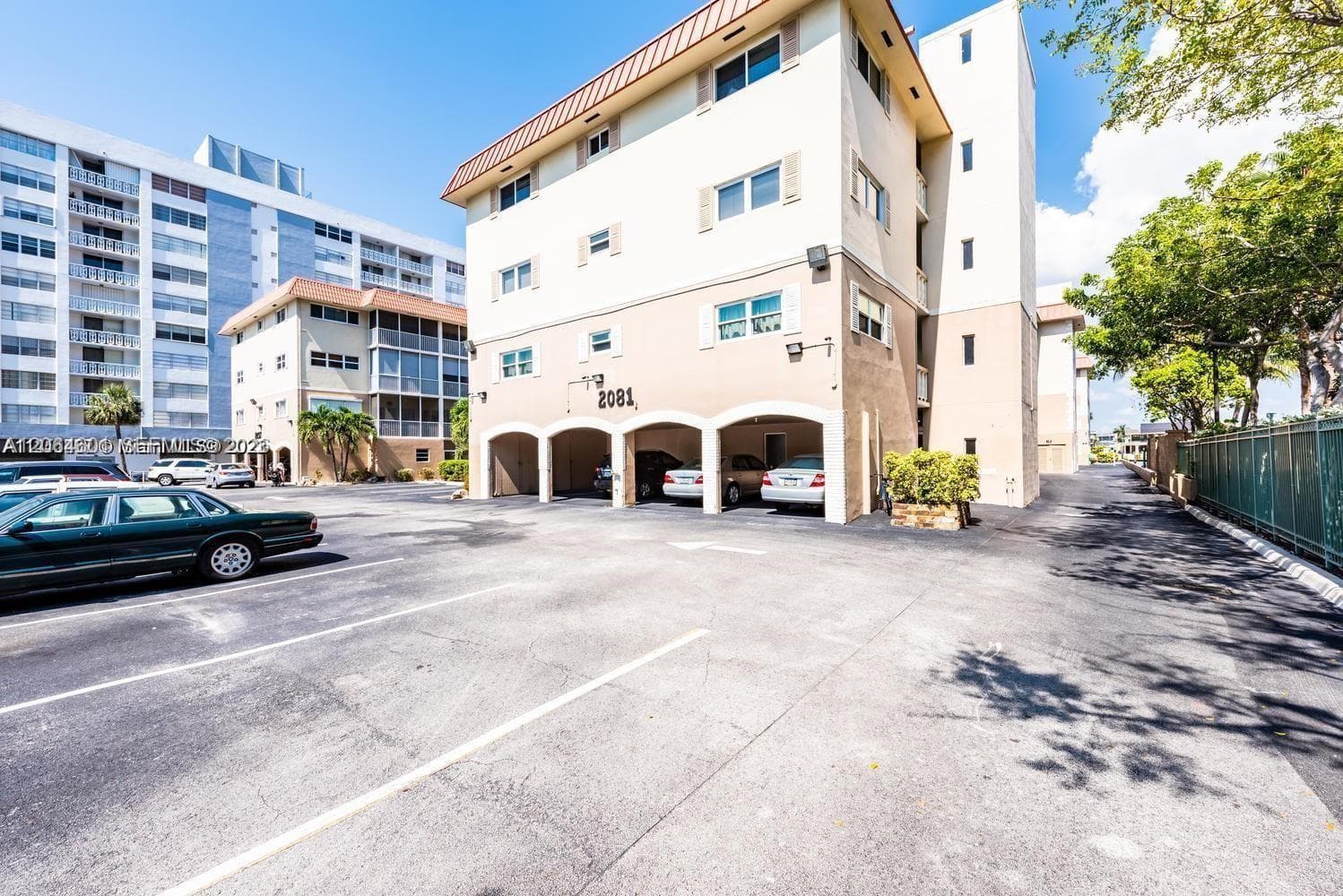 2081 S Ocean Dr 411 photo 20