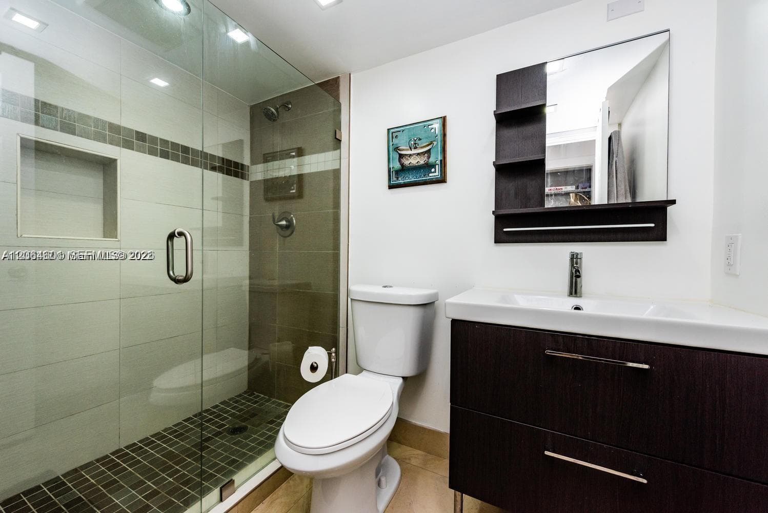2081 S Ocean Dr 411 photo 11