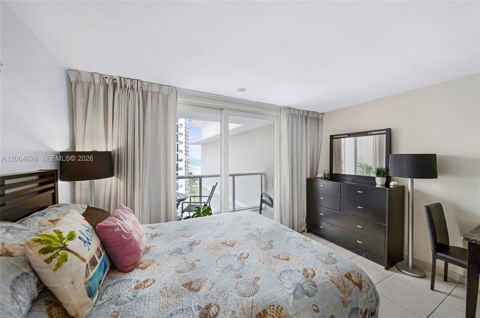 19201 Collins Ave 1117 photo 1