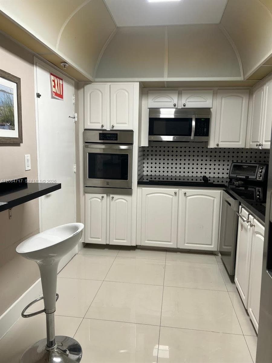 3801 S Ocean Dr 3X photo 4