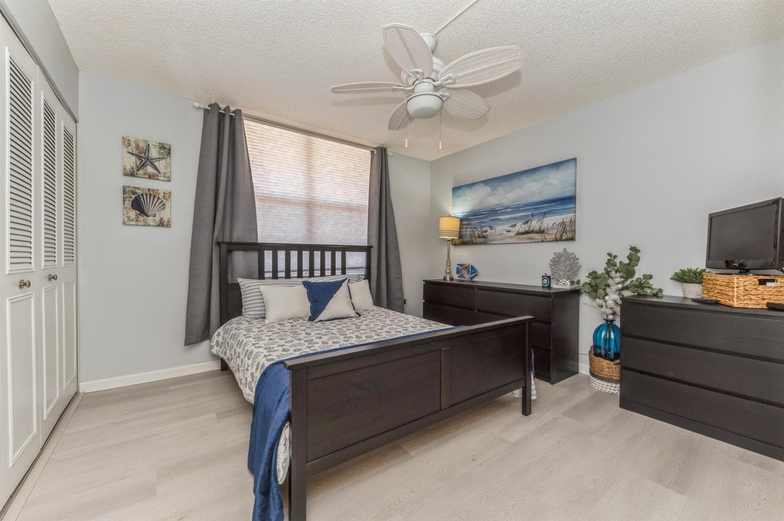 14527 BONAIRE Boulevard 303 photo 16