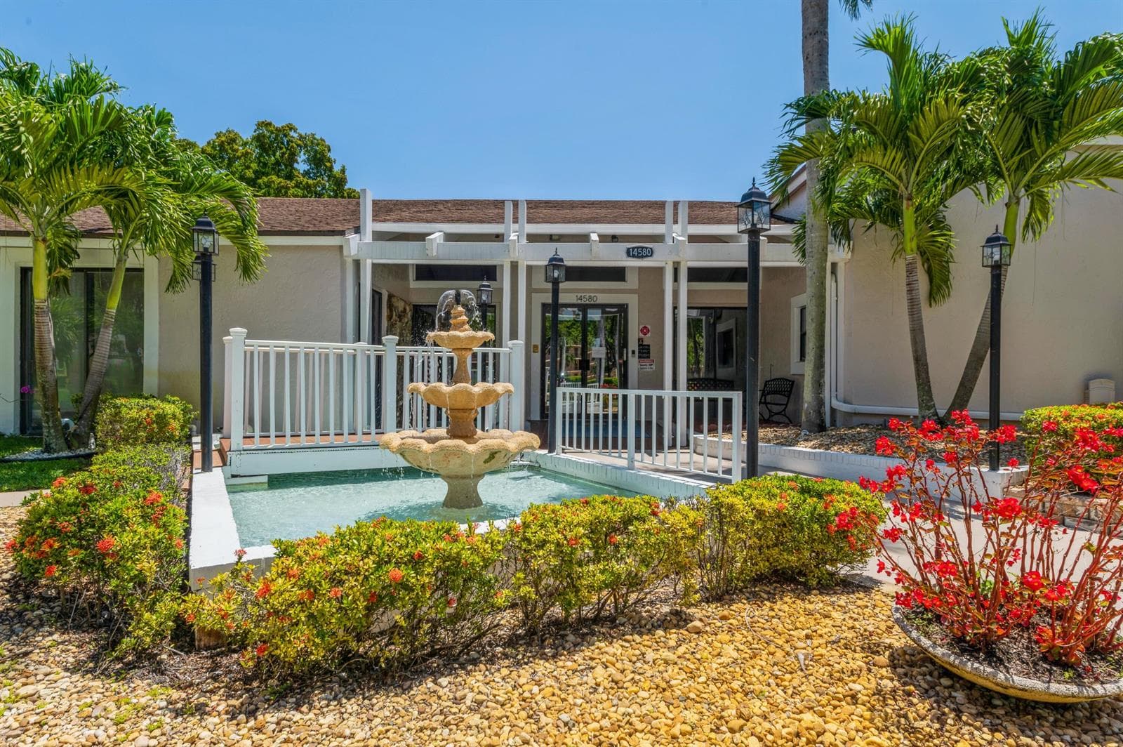 14527 BONAIRE Boulevard 303 photo 20