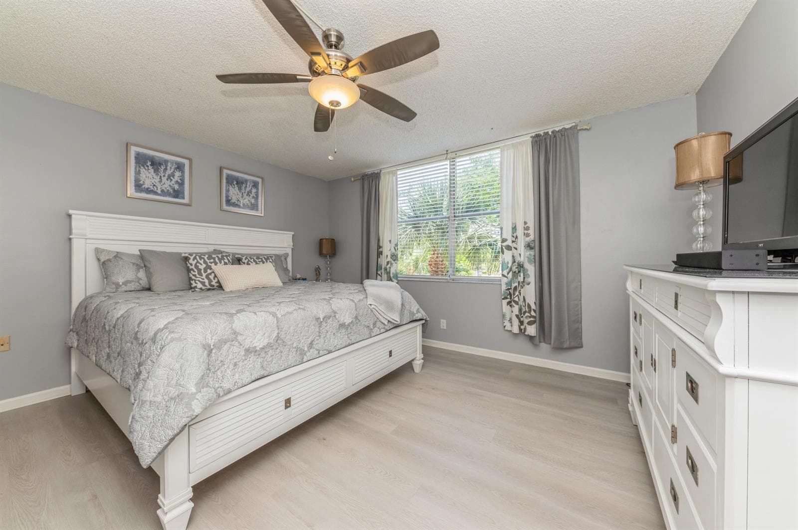 14527 BONAIRE Boulevard 303 photo 4