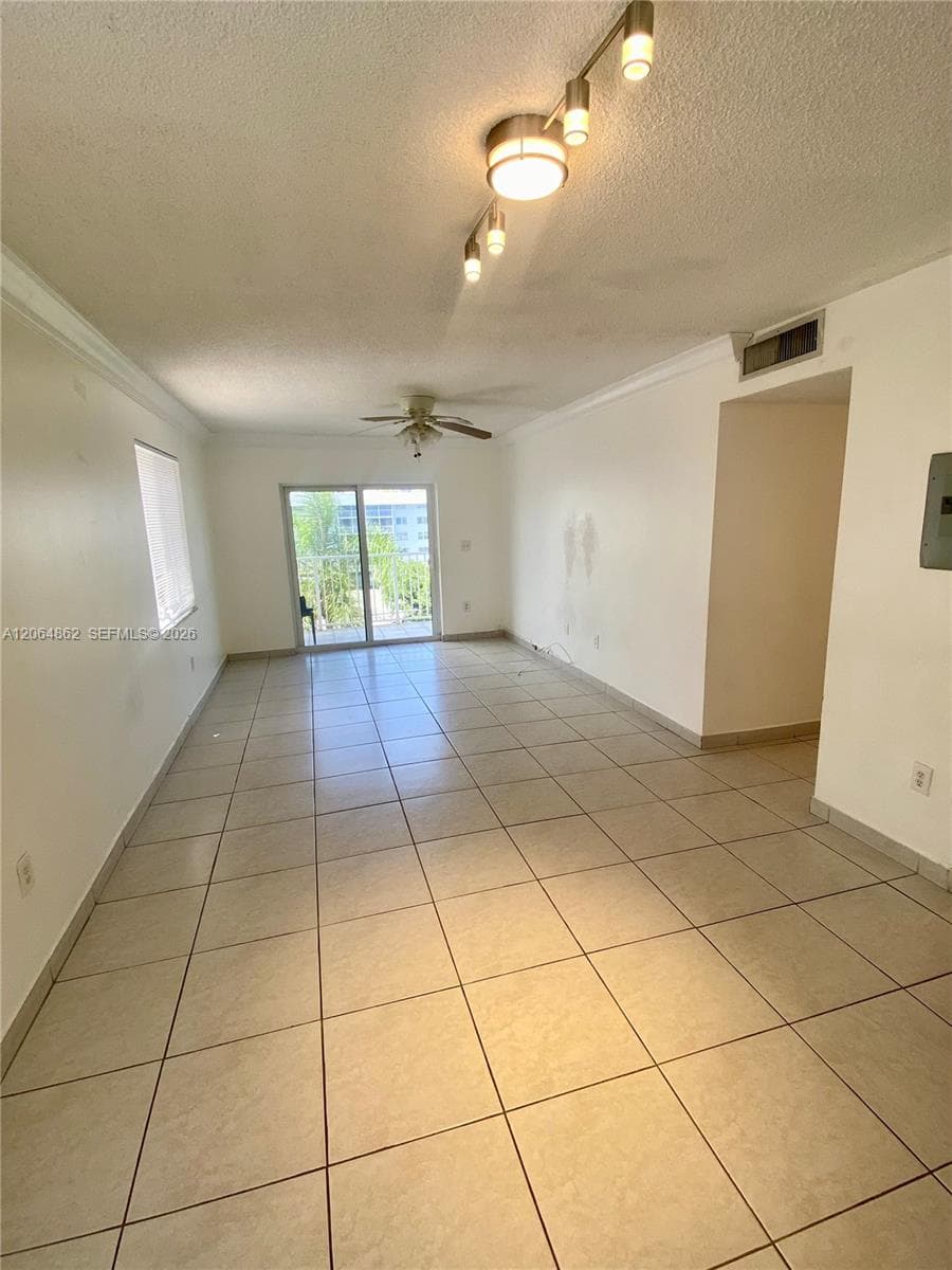 3536 NE 168th St 301 photo 2