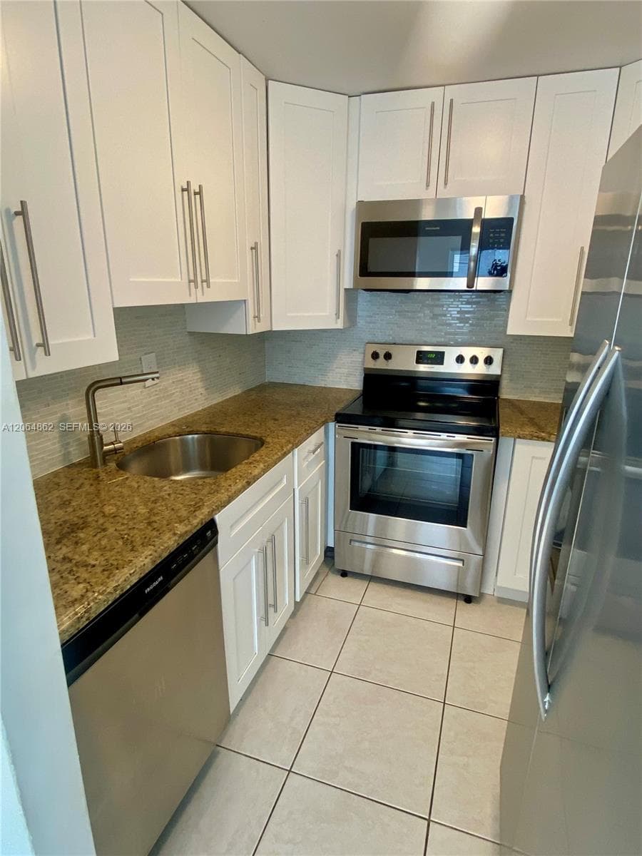 3536 NE 168th St 301 photo 4