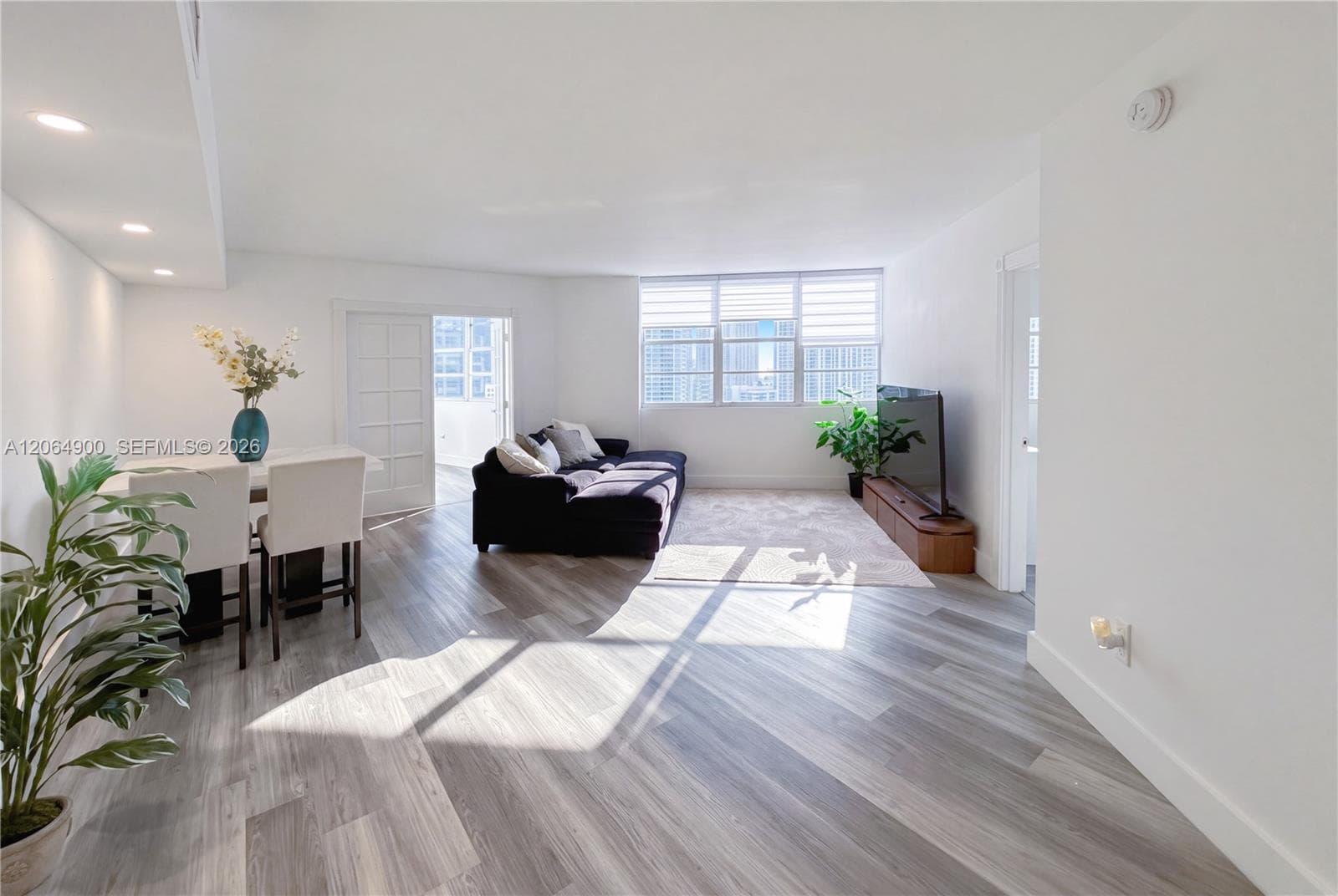 801 Brickell Bay Dr 1961 photo 4