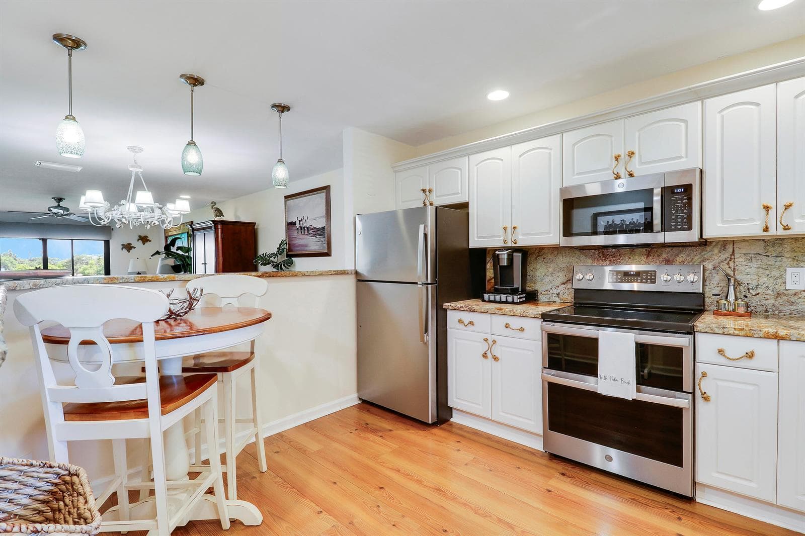 711 Hummingbird Way 201 photo 23