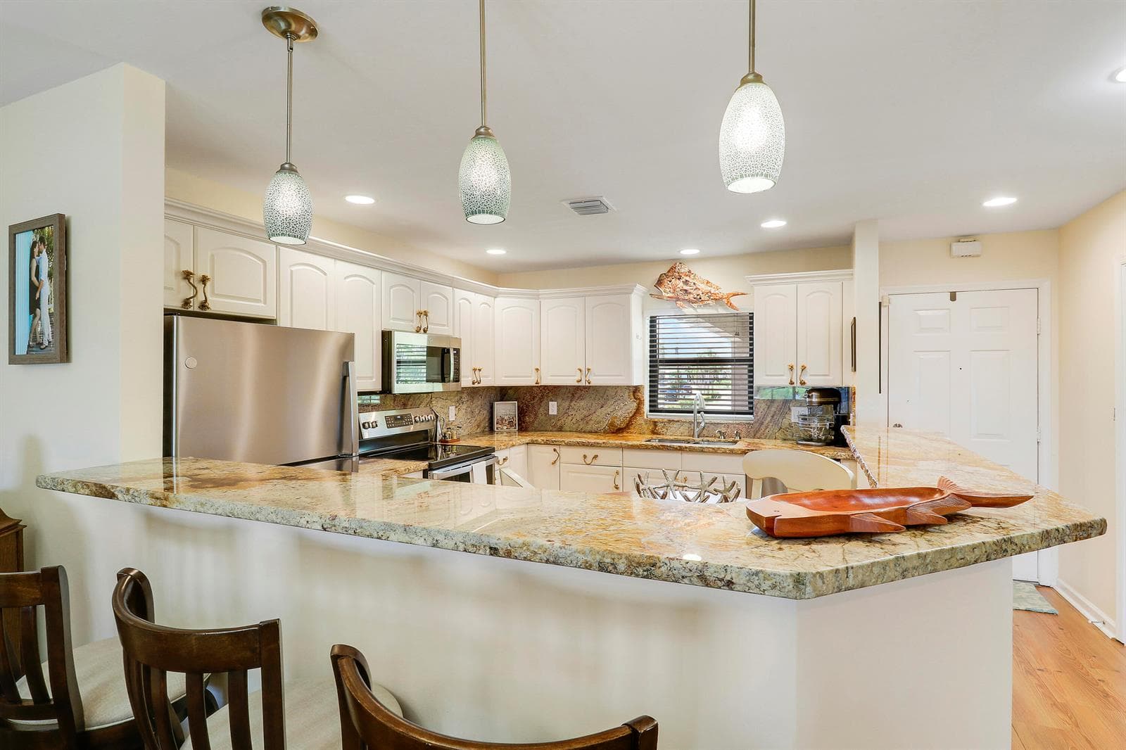 711 Hummingbird Way 201 photo 17