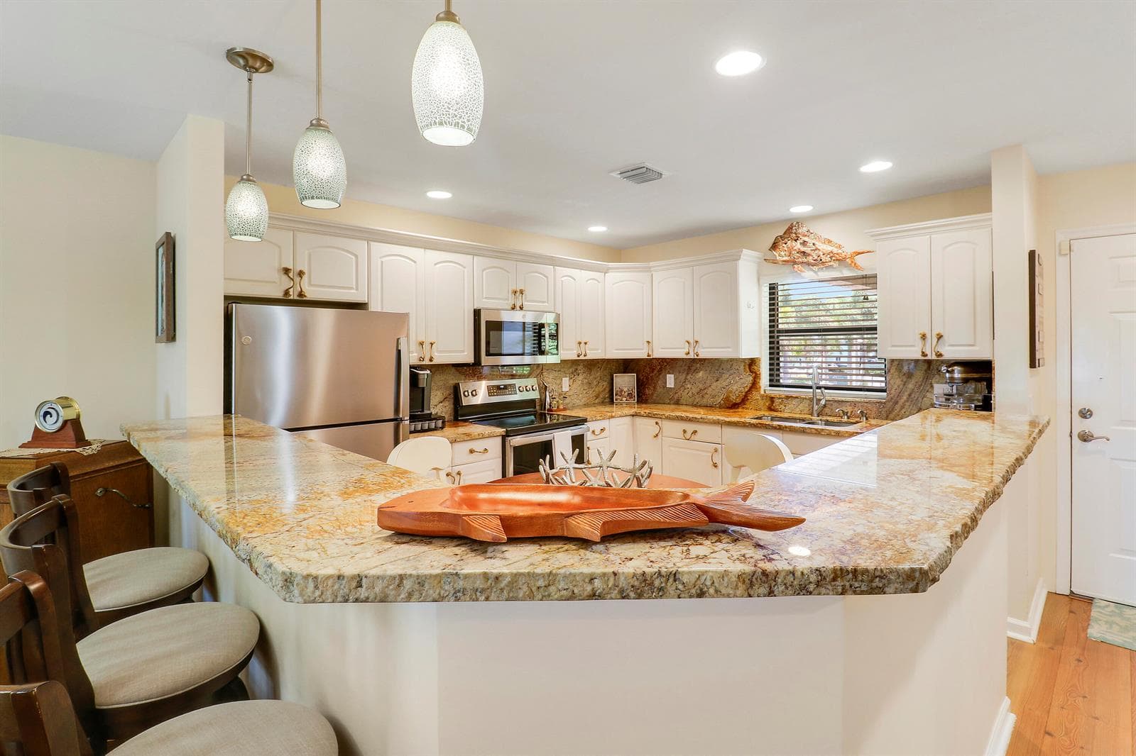 711 Hummingbird Way 201 photo 18