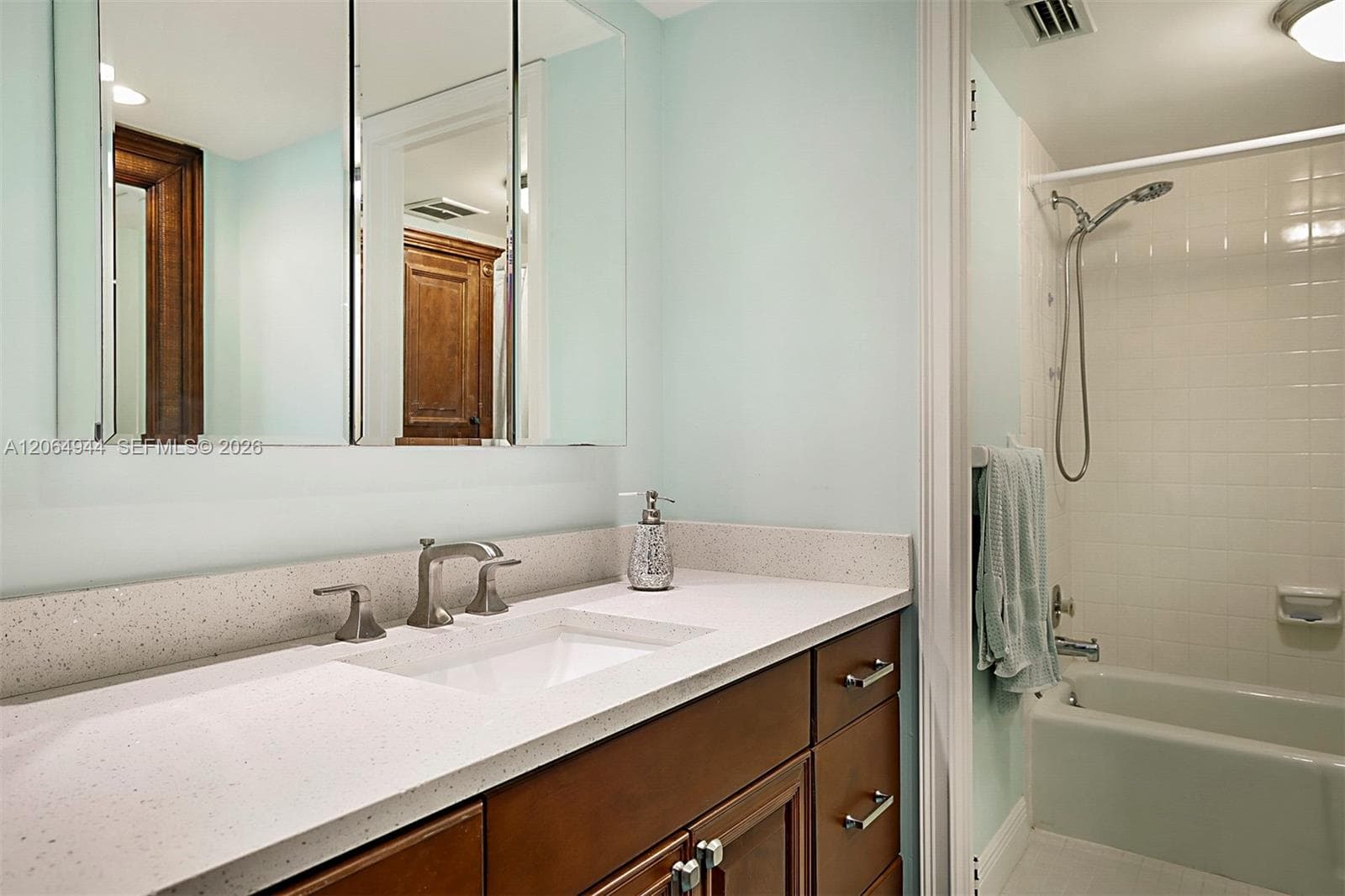 100 Intracoastal Pl 102 photo 22