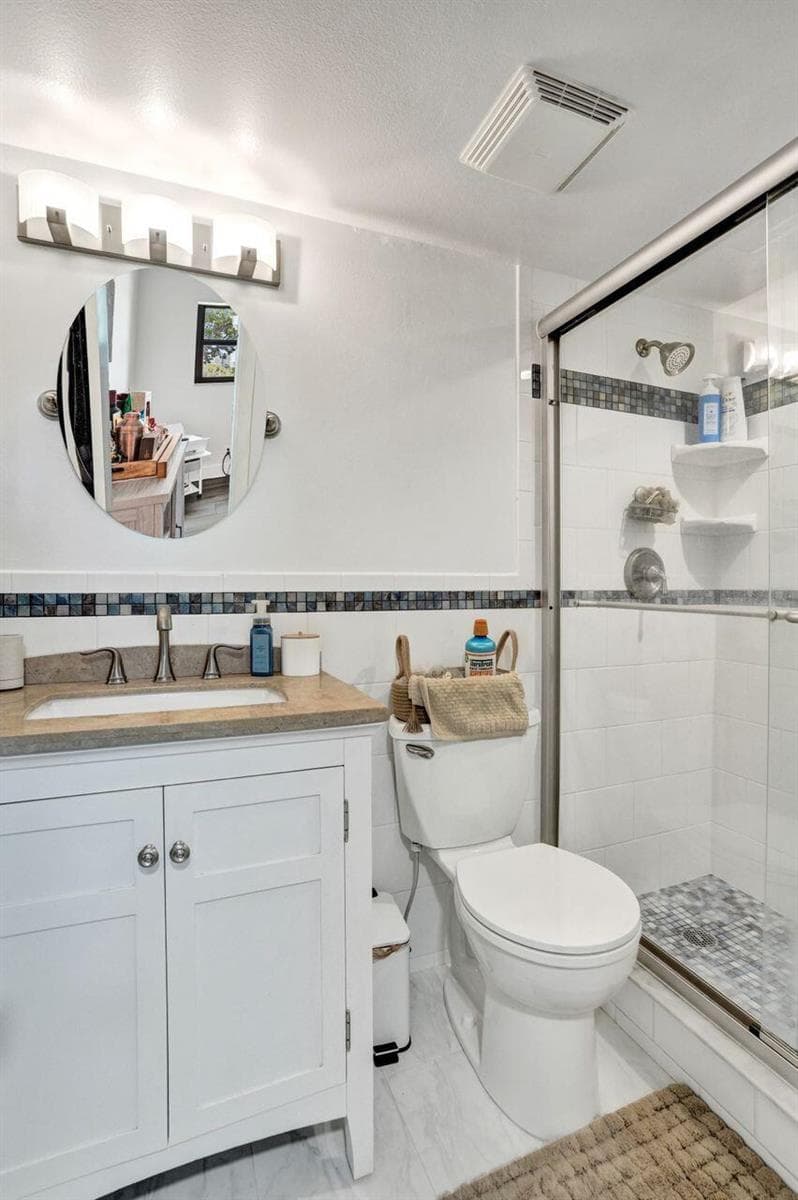 1000 RIVER REACH Drive 321 photo 22