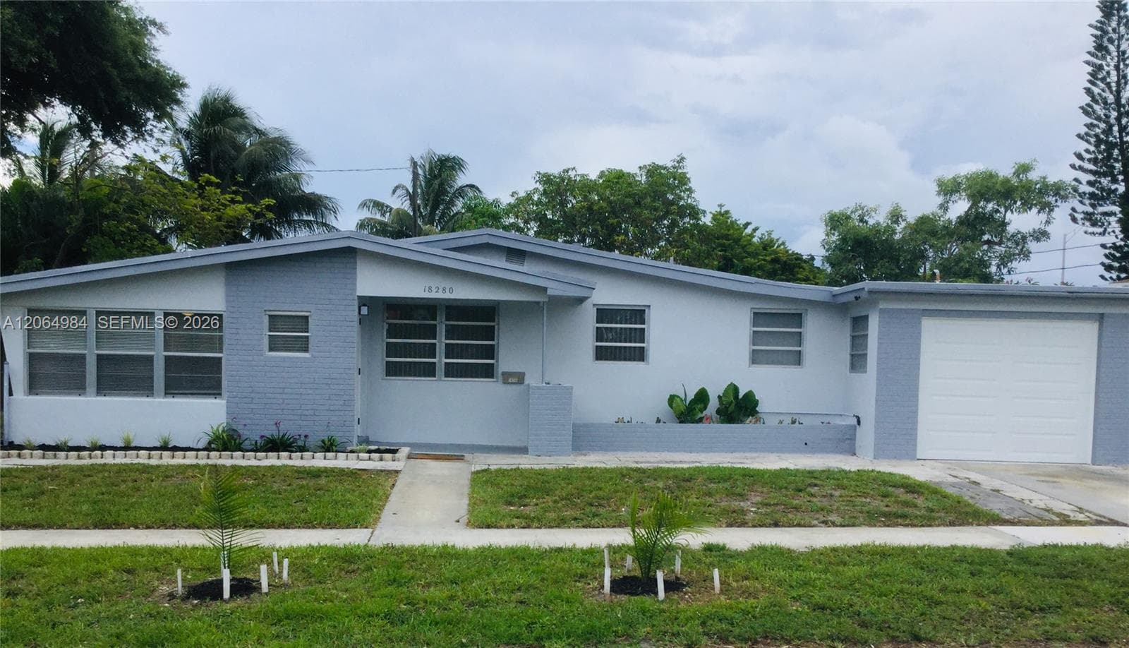 18280 S Glades Dr photo 1