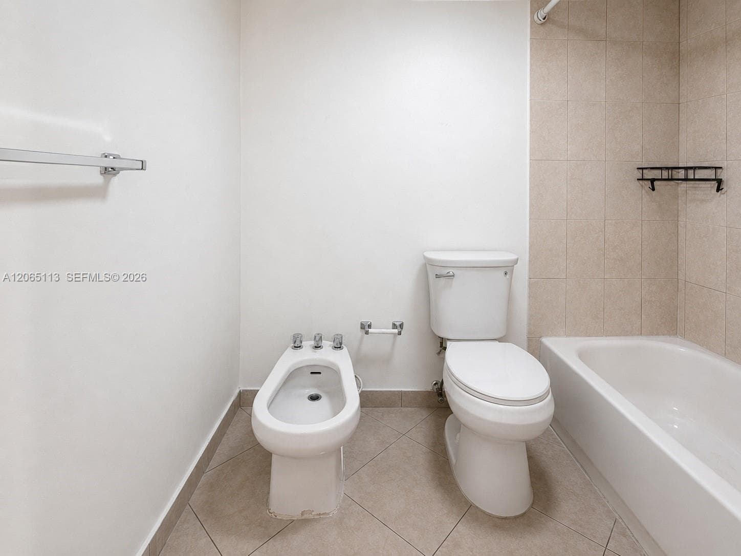 1621 Collins Ave 402 photo 13