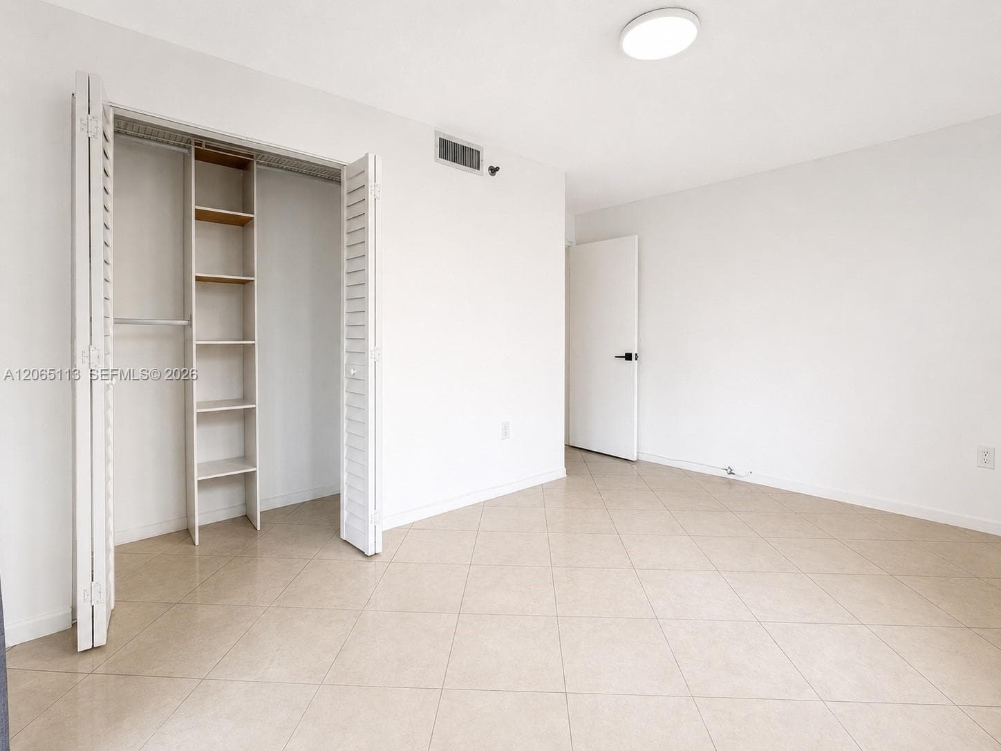 1621 Collins Ave 402 photo 14