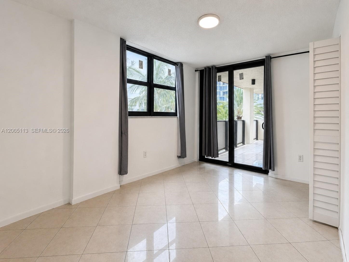 1621 Collins Ave 402 photo 15