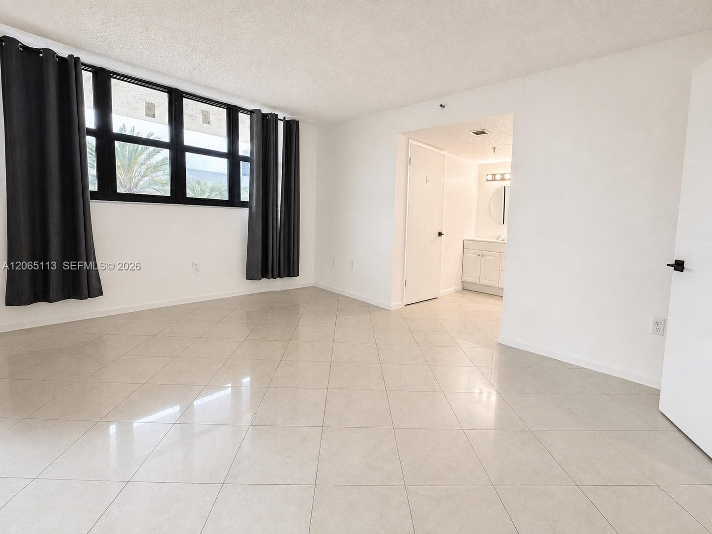 1621 Collins Ave 402 photo 8