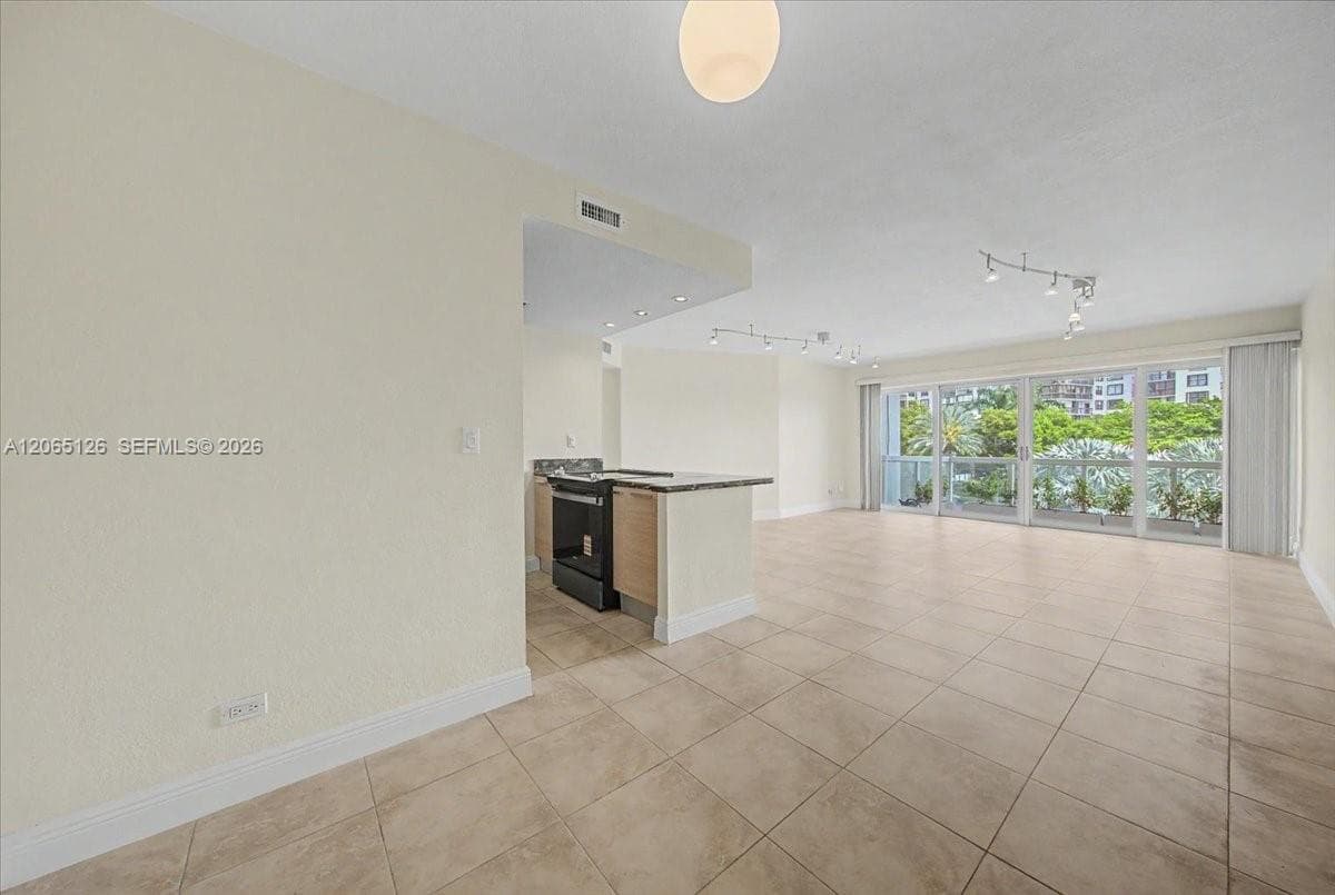 2451 Brickell Ave 4F photo 6